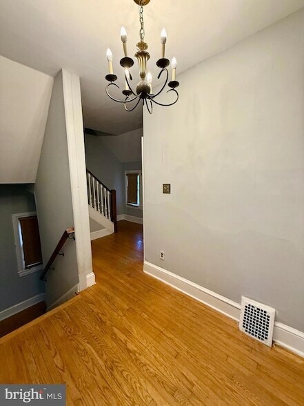 Building Photo - 136 Maple Terrace