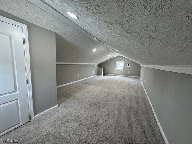 Building Photo - 1308 Warren Rd