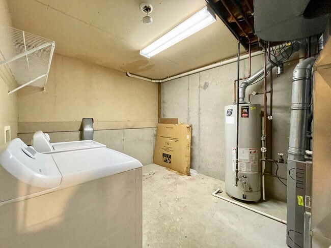 Building Photo - Stauffer Ave SE 4512/4514
