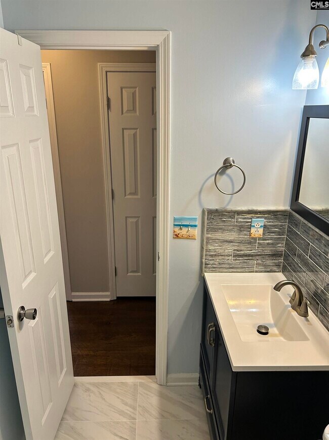 Building Photo - 21 Rosepine Dr