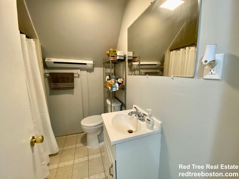 Building Photo - 3140 Washington St