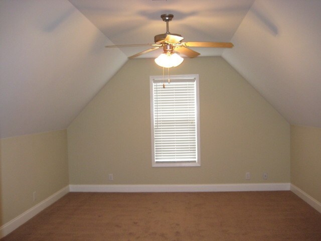 Building Photo - 2404 Adelaide Dr