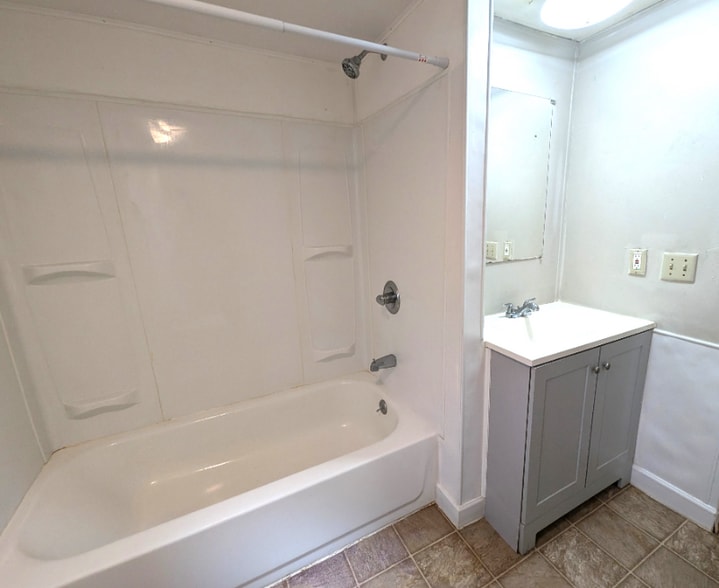 Building Photo - 13297 Pecan Tree Dr