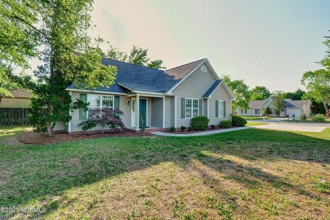 Building Photo - *** Promotion -- Sign lease by January 31 and receive $1000 off first months rent!!    3 Bedroom ...