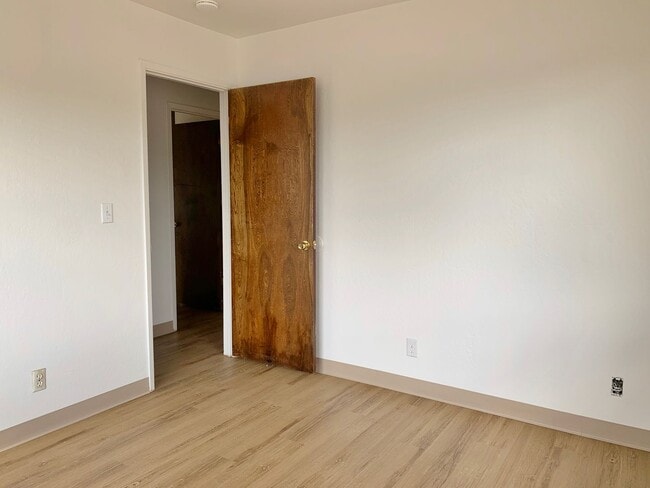 Building Photo - 1590 Cembellin Dr