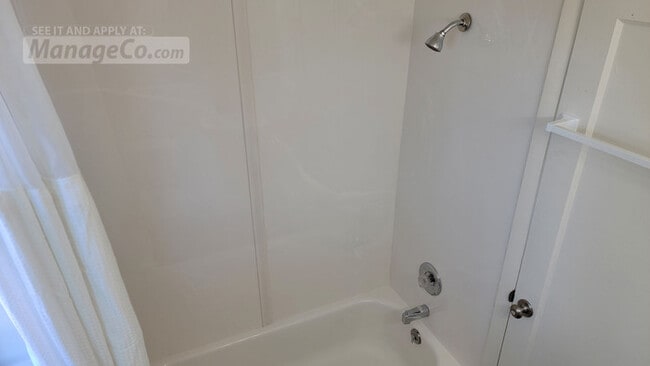 Building Photo - Large Bountiful 2 Bed with Garage