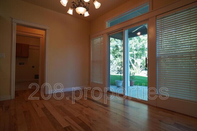 Building Photo - 871 N Grey Pebble Way