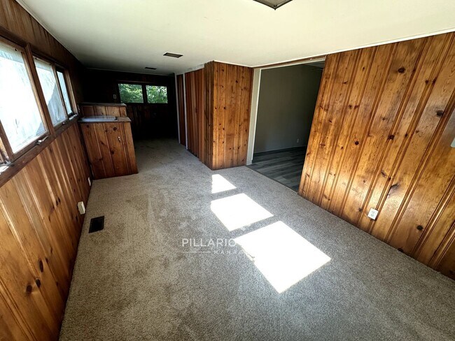Building Photo - 2-Bedroom Home With 2 car Garage, in Webster, IN, Available NOW!