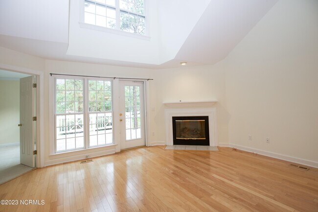 Building Photo - 287 Knoll Rd