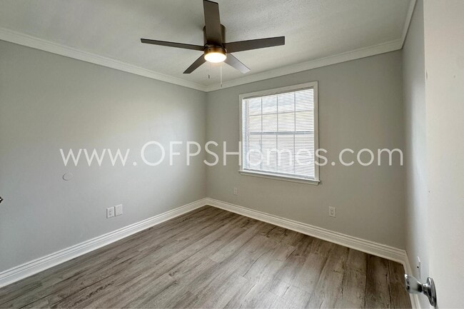 Building Photo - 119 Casa Pl