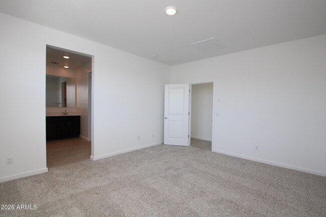 Building Photo - 5816 N 202nd Ln