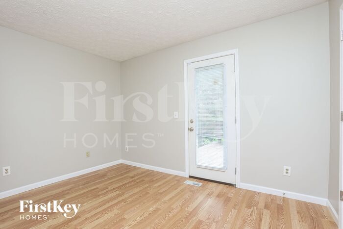 Building Photo - 3215 Heatherside Dr