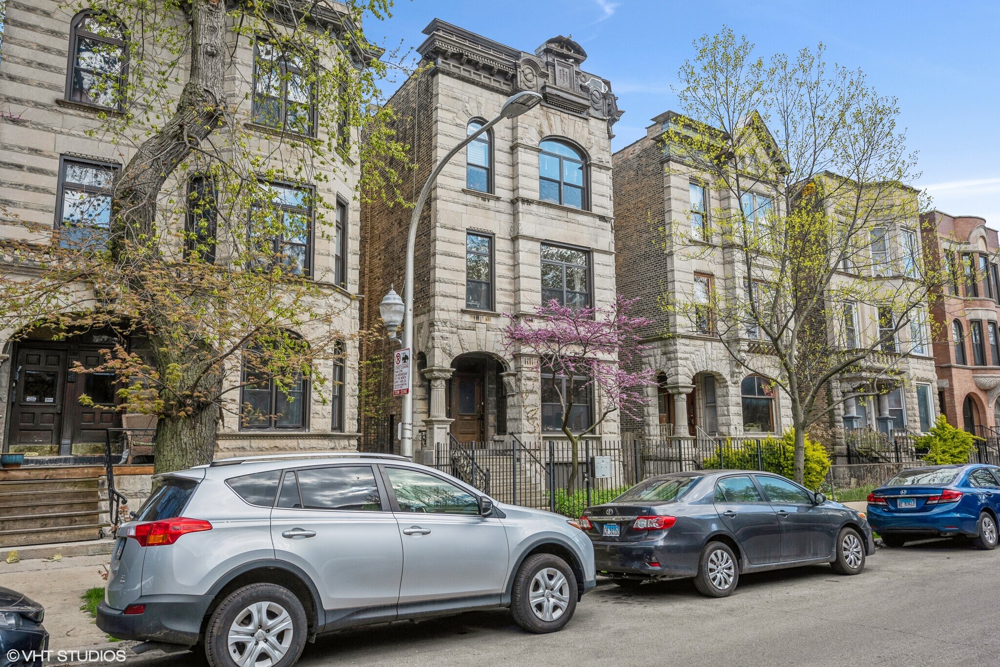 Building Photo - 1328 N Maplewood Ave