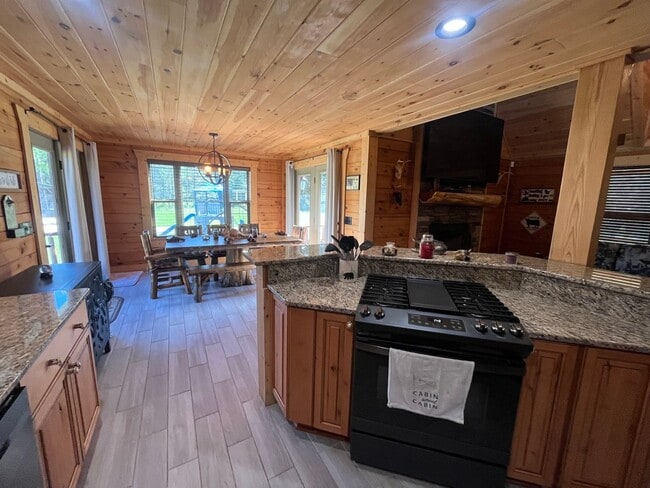 Building Photo - Gorgeous 3-Bedroom Log Cabin with Loft, La...
