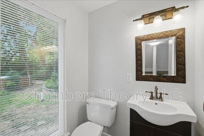 Building Photo - 2988 Borge St