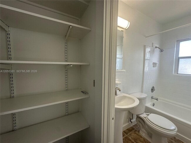 Building Photo - 4249 Bougainvilla Dr