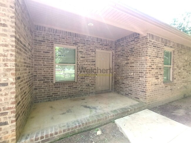 Building Photo - 824 N 4th St