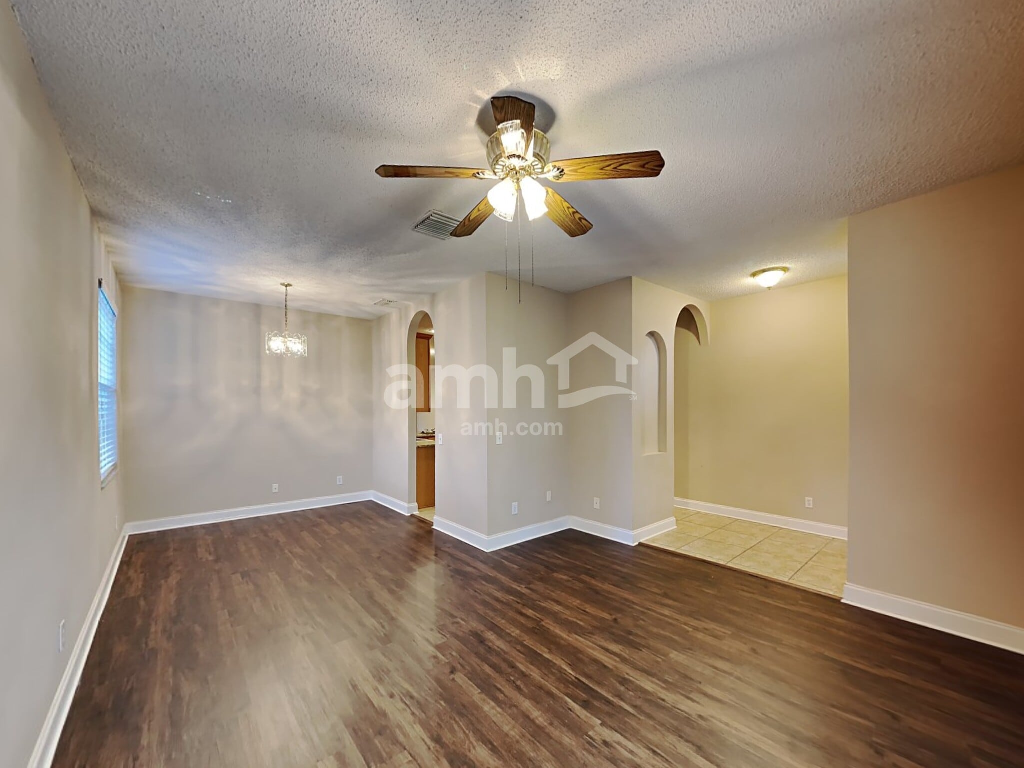 Building Photo - 10318 Goldenbrook Way