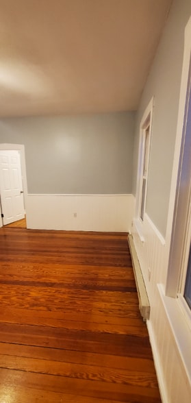 Building Photo - 107 Wilbur St