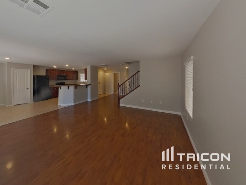 Building Photo - 2425 Cockatoo Dr