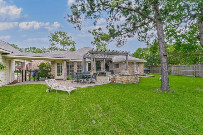 Building Photo - 501 Pine Bluff Dr