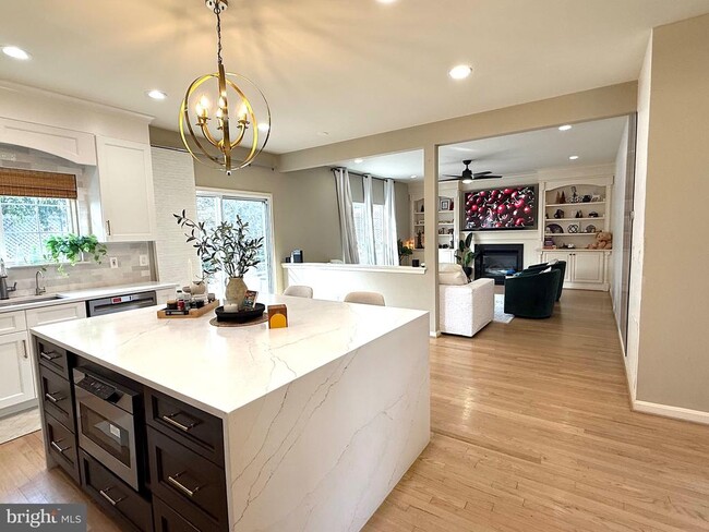 Building Photo - 21201 Sundial Ct