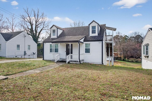 Building Photo - Charming Duplex 2BR + Upstairs 1BR Studio