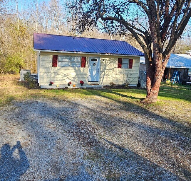 Primary Photo - Small Cottage Home