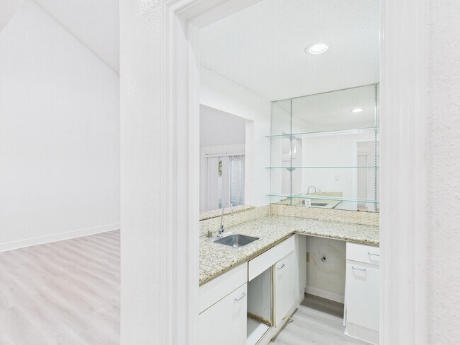 Building Photo - 7610 Hopewell Ln