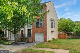 Building Photo - 154 Fieldstone Ct