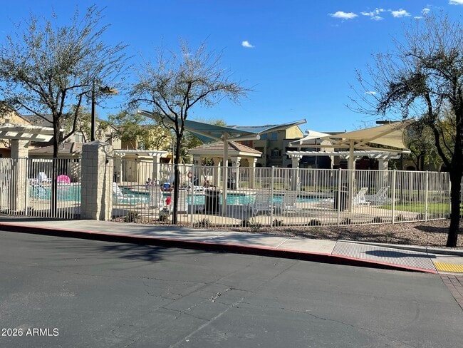 Building Photo - 2401 E Rio Salado Pkwy