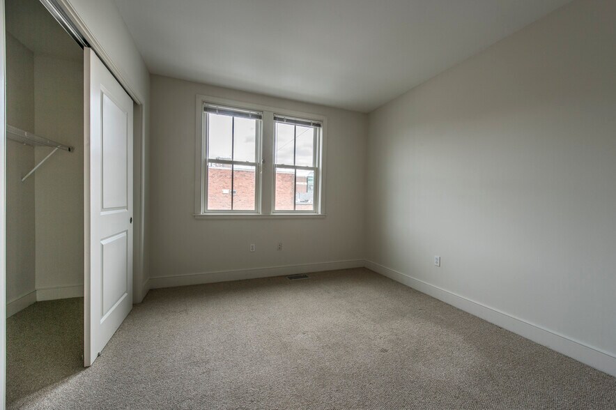Primary Photo - 150 2nd St
