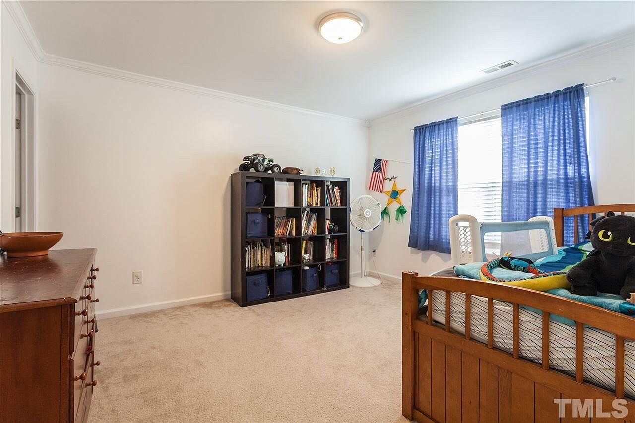 Building Photo - Room in Single Family Home on Autumn Leaf Ln