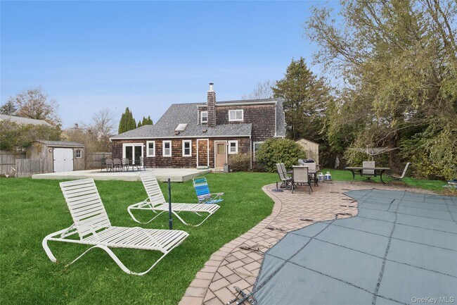 Building Photo - 3 Meadowgrass Ln