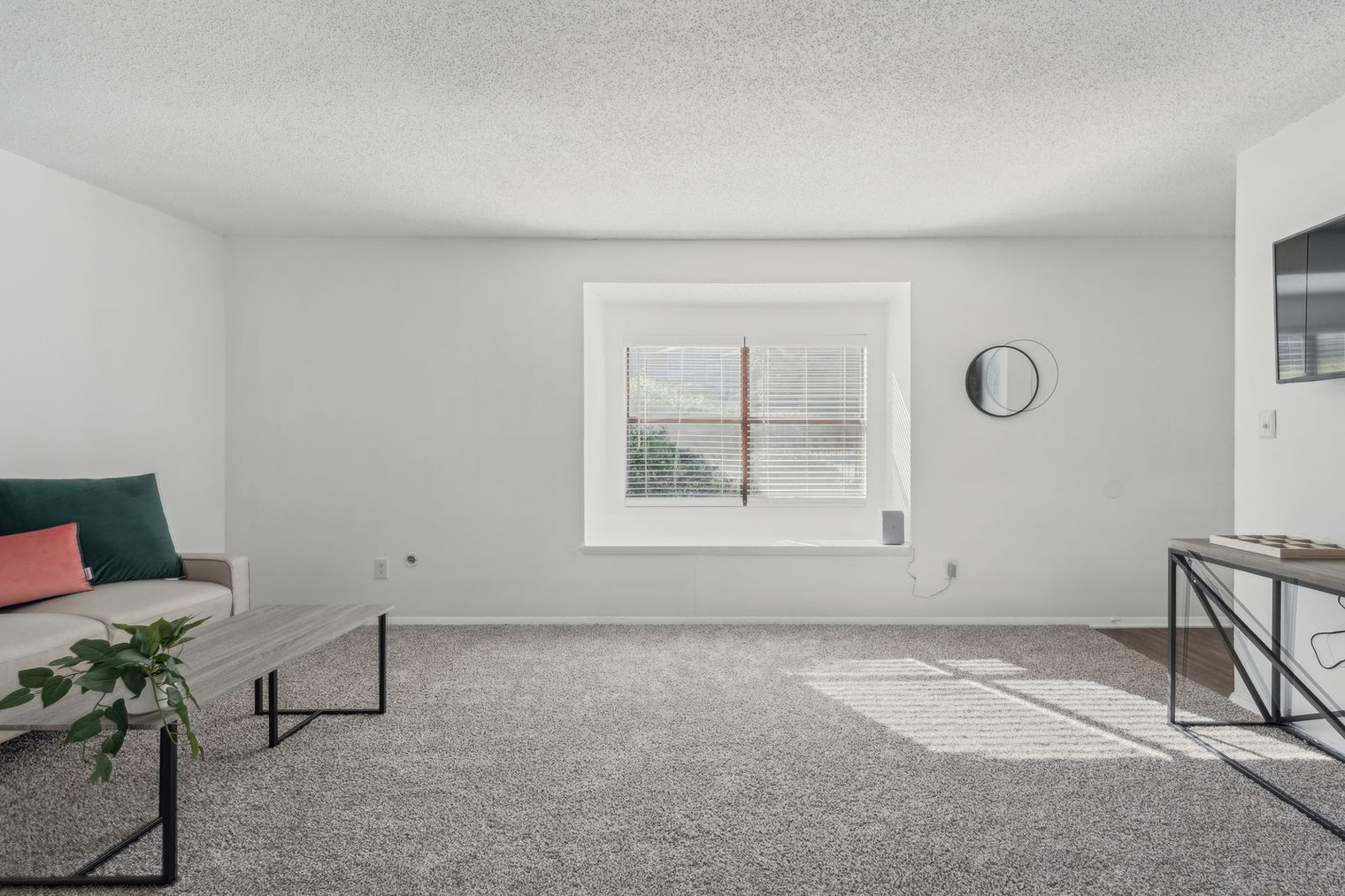 Building Photo - 3027 Northwood Dr