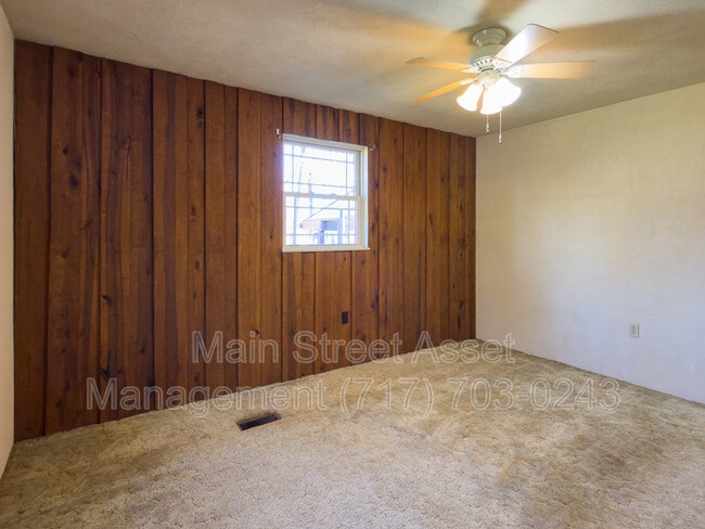 Building Photo - 735 Yellow Hill Rd