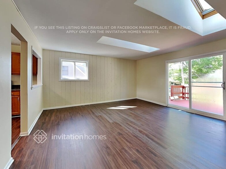 Building Photo - 189 N Pinecrest Rd