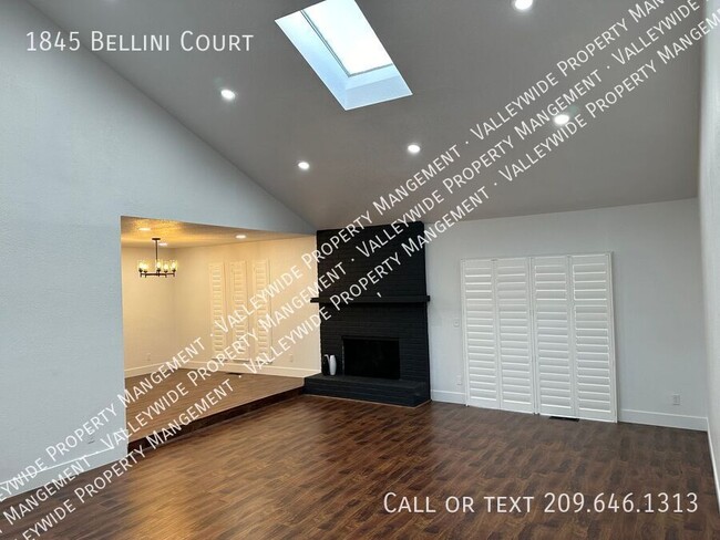 Building Photo - 1845 Bellini Ct