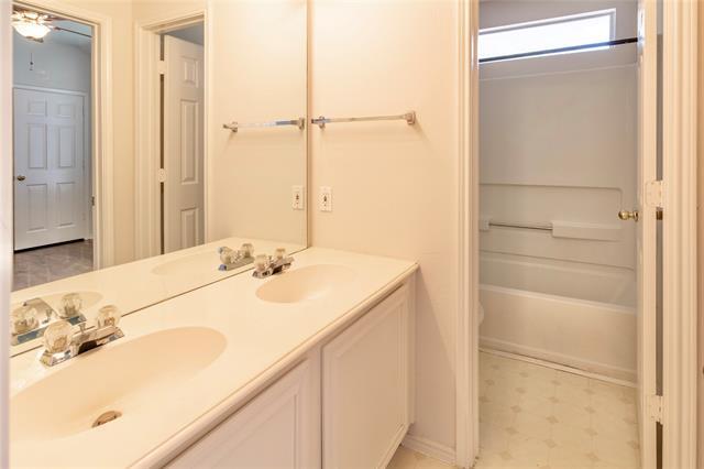 Building Photo - 1705 Kingston Ln