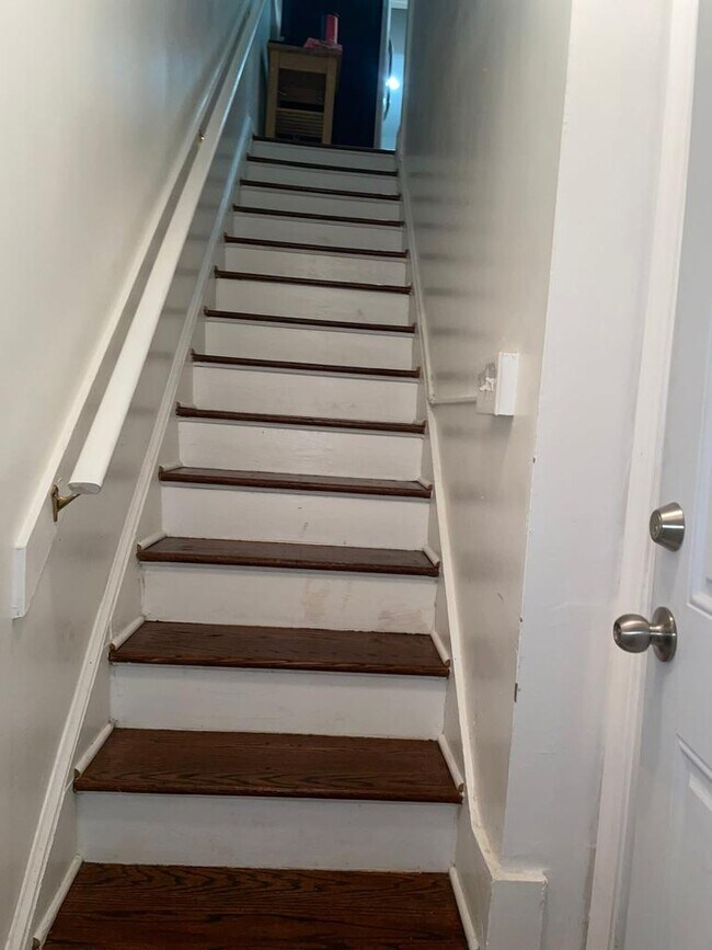 Building Photo - 1701 Montello Ave NE