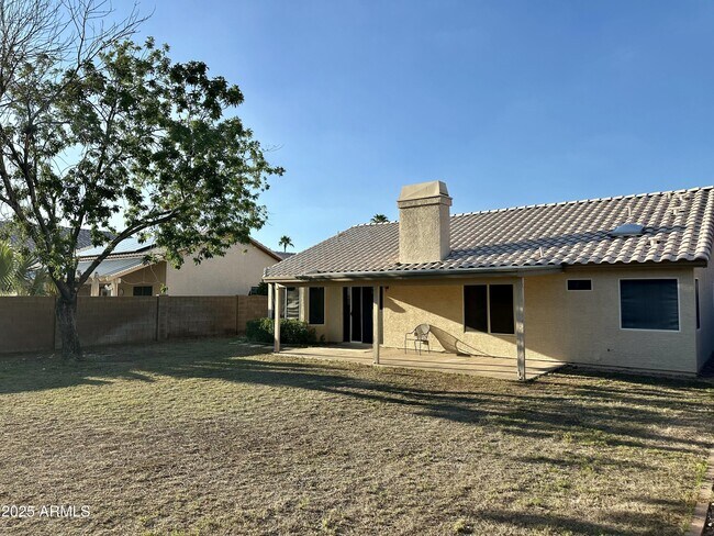 Building Photo - 4833 W Taro Dr