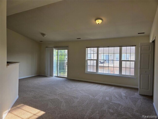 Building Photo - 27601 Hidden Oaks Dr