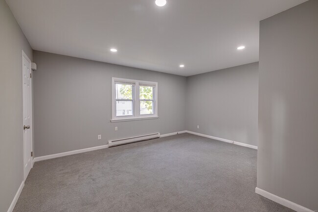 Building Photo - 151 Seaside Ave