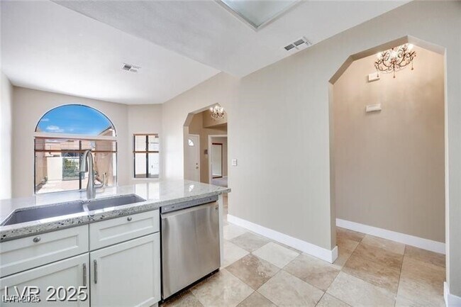 Building Photo - 2723 Seabridge Dr