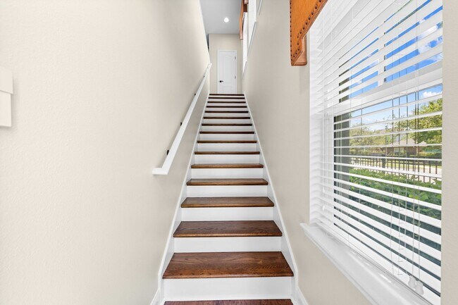Building Photo - 8393 Laureate Blvd