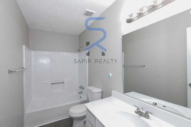 Building Photo - Move in before December 15th and get $100 OFF your rent for the first 3 months — PLUS a $250 Amaz...