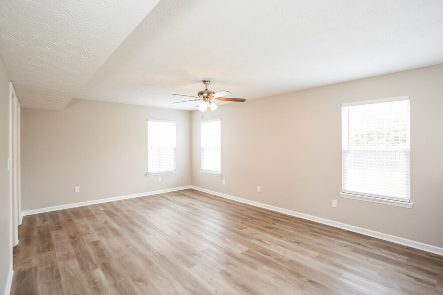 Building Photo - 143 Longleaf Ln