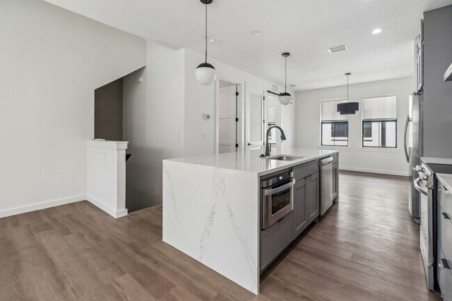 Building Photo - New Construction Townhome For Lease downtown Tampa, Ybor City, Gas Worx