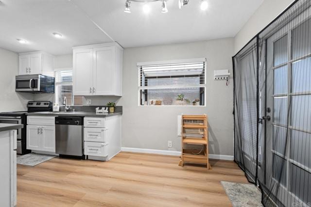 Building Photo - 3140 Midway Dr