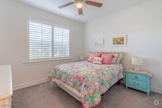 Building Photo - 14570 Tropical Dr